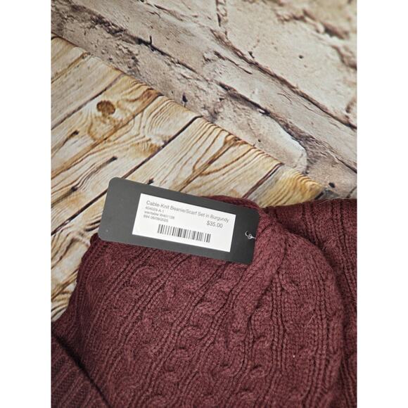 Hat And Scarf Set Womens Burgundy NWT Knit - Picture 2 of 2